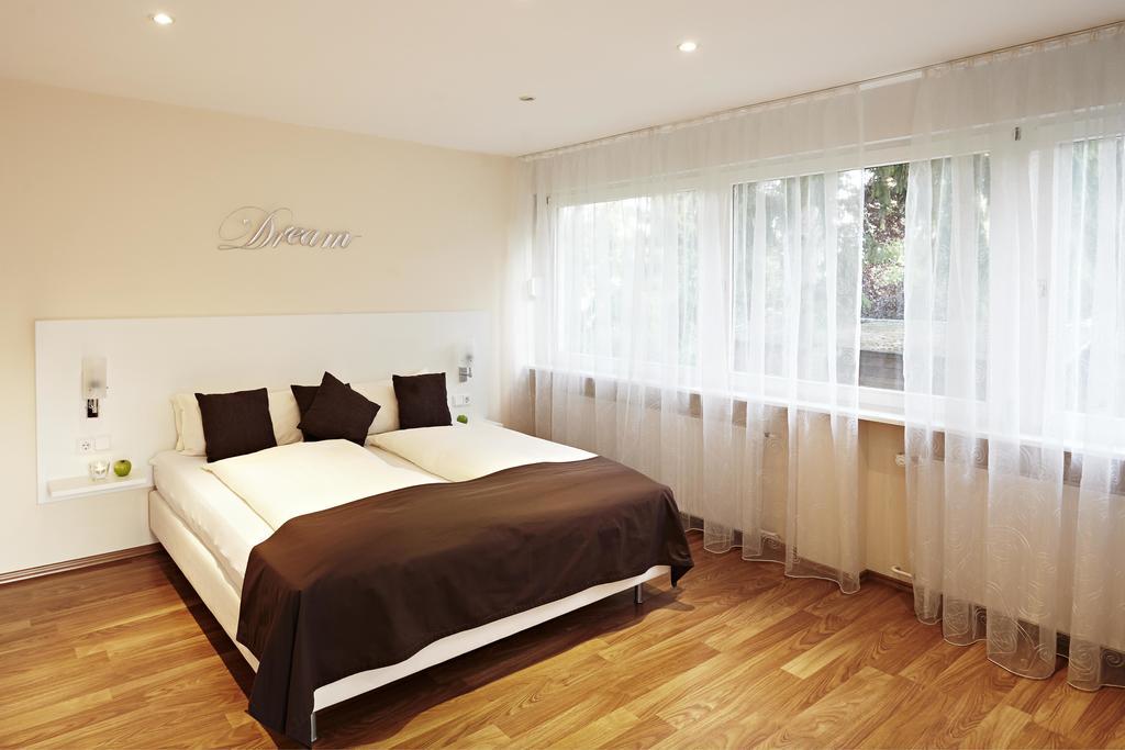 Hotel Bonjour Bad Soden am Taunus Rom bilde