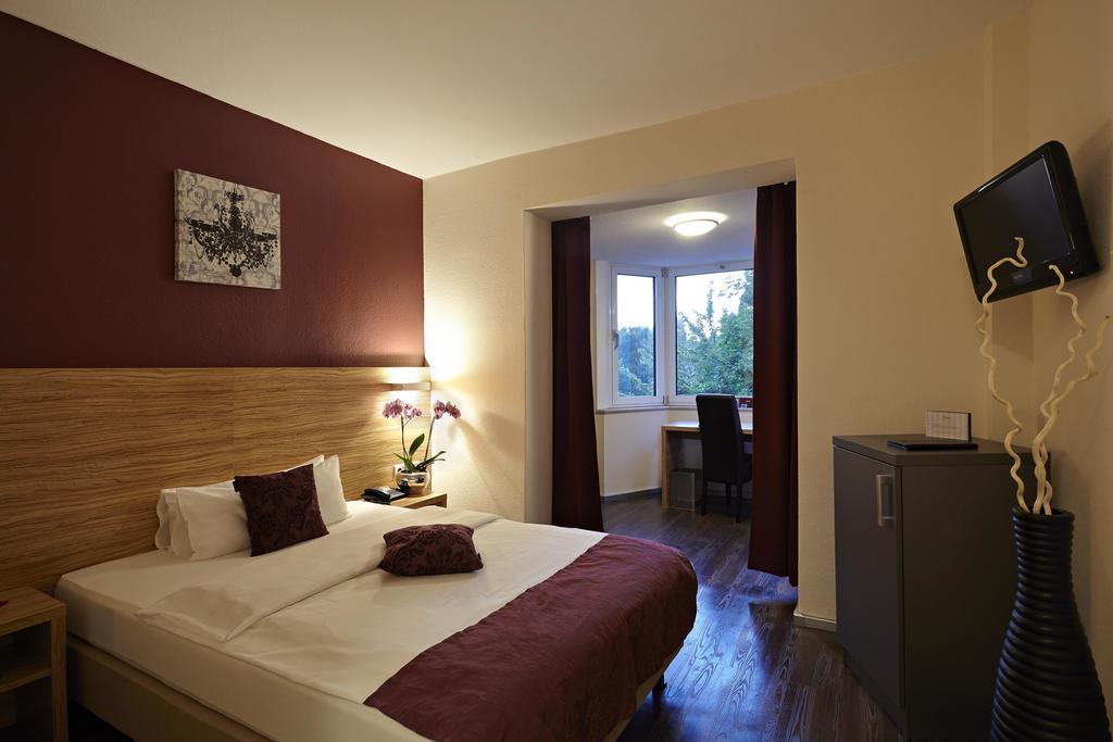 Hotel Bonjour Bad Soden am Taunus Eksteriør bilde