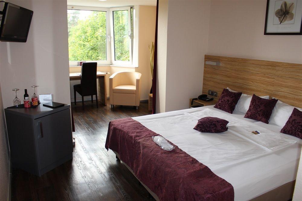 Hotel Bonjour Bad Soden am Taunus Eksteriør bilde