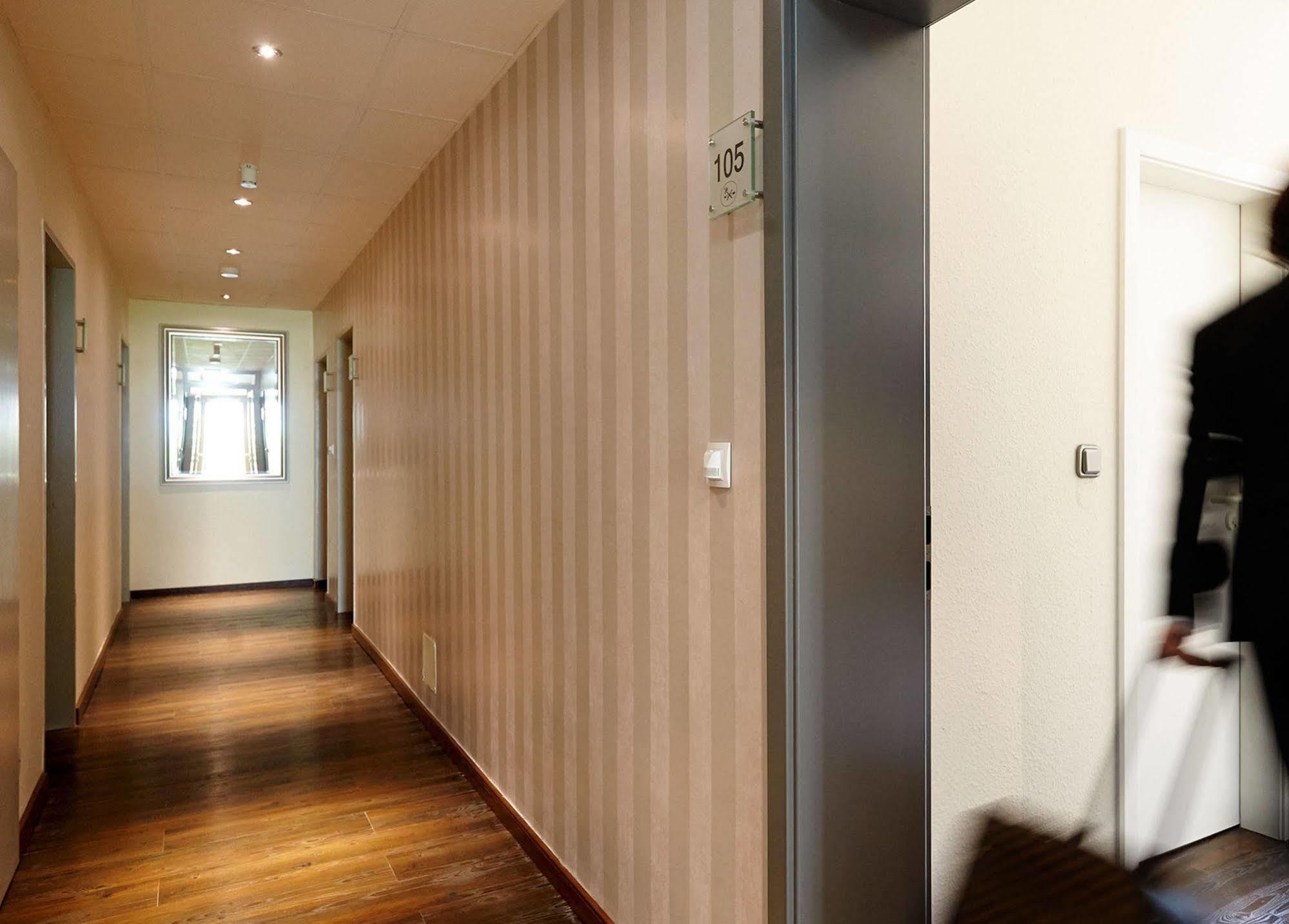 Hotel Bonjour Bad Soden am Taunus Eksteriør bilde